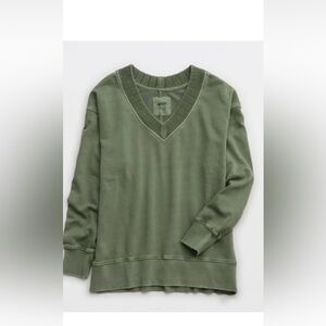Aerie Sweater Trim V-Neck Sweatshirt
Size Medium, never worn.